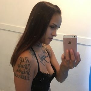 Meet your Posher, Lariesha